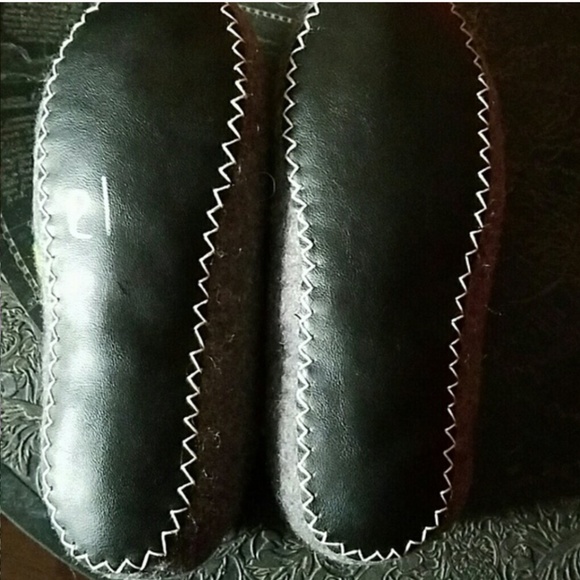 Gray Fleted House Slippers - Picture 5 of 6